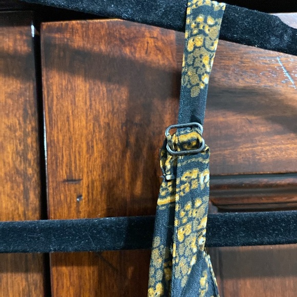 Gorgeous printed wrap dress - Picture 5 of 6